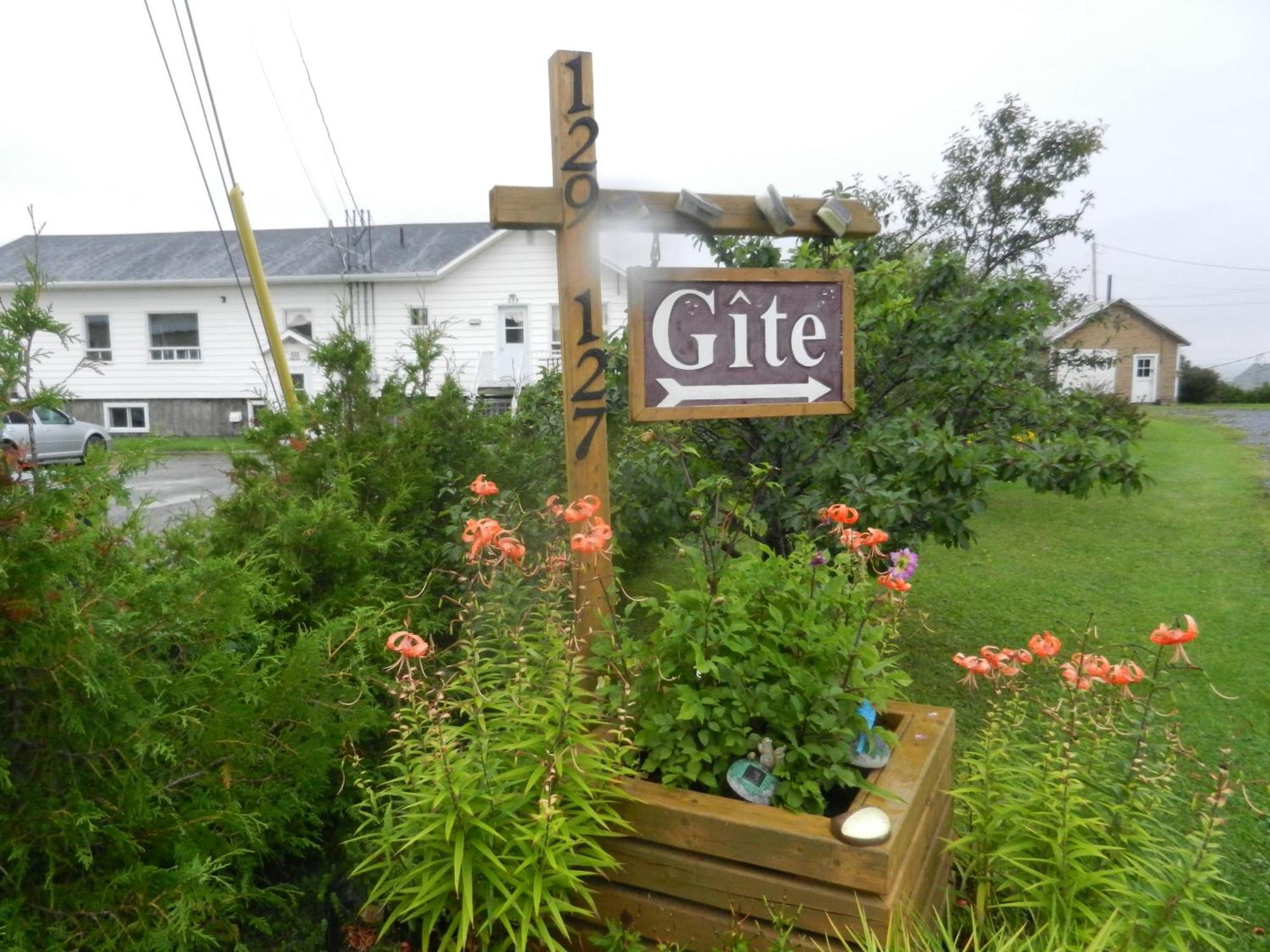 Gite La Ptite Falaise Hebergement Touristique Sainte Anne-des-Chênes Værelse billede